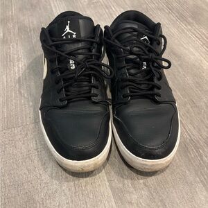 Nike Jordan 1 Low - Men’s 11